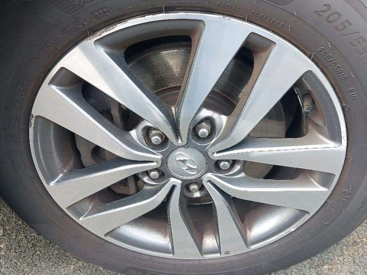 Photo 24 VIN: TMAH351AGKJ092524 - HYUNDAI I30 