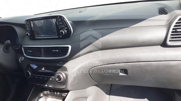 Photo 27 VIN: TMAJ28112KJ789872 - HYUNDAI TUCSON 