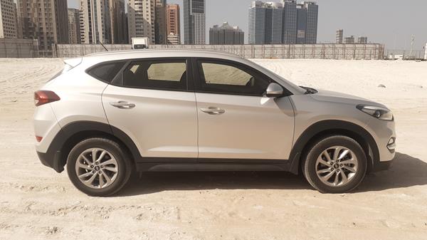 Photo 9 VIN: TMAJ28132HJ188469 - HYUNDAI TUCSON 