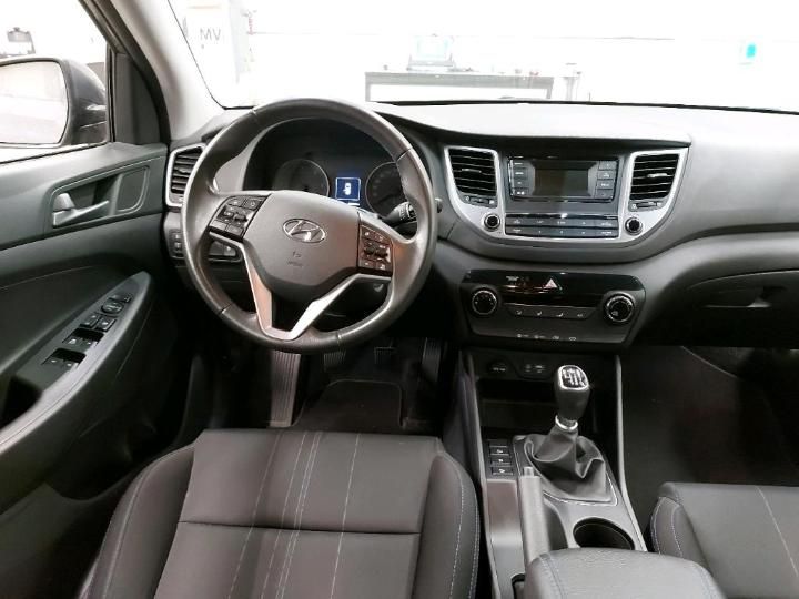 Photo 11 VIN: TMAJ2815AGJ117989 - HYUNDAI TUCSON 