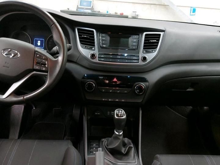 Photo 8 VIN: TMAJ2815AGJ117989 - HYUNDAI TUCSON 