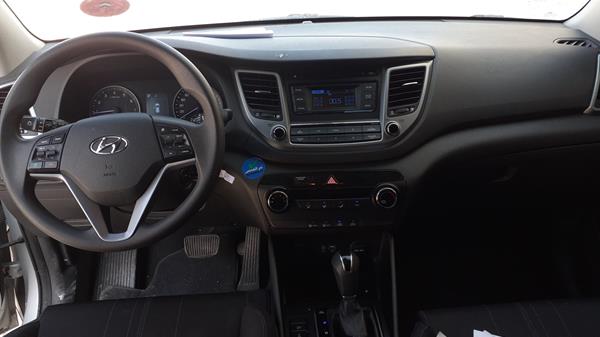 Photo 18 VIN: TMAJ281B3HJ187483 - HYUNDAI TUCSON 