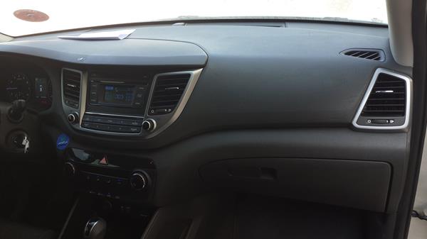 Photo 27 VIN: TMAJ281B3HJ187483 - HYUNDAI TUCSON 