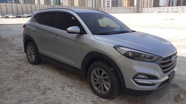 Photo 9 VIN: TMAJ281B3HJ187483 - HYUNDAI TUCSON 