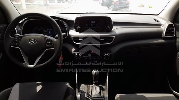 Photo 14 VIN: TMAJ281B6KJ715749 - HYUNDAI TUCSON 