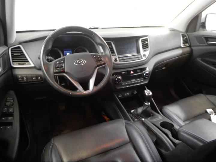 Photo 9 VIN: TMAJ3811AGJ062773 - HYUNDAI TUCSON 