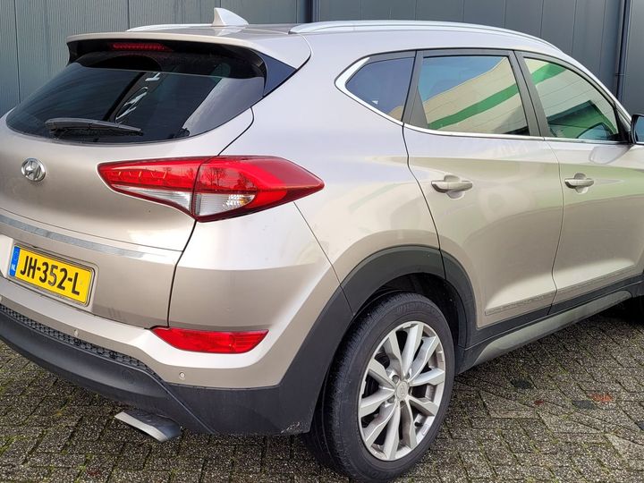 Photo 3 VIN: TMAJ3811AGJ137885 - HYUNDAI TUCSON 