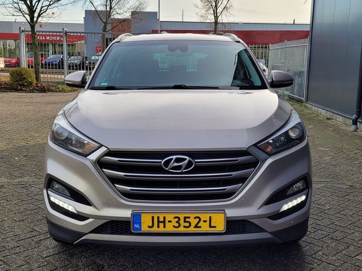 Photo 9 VIN: TMAJ3811AGJ137885 - HYUNDAI TUCSON 