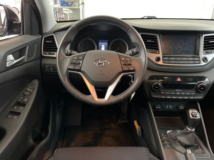 Photo 7 VIN: TMAJ3811AHJ225652 - HYUNDAI TUCSON 