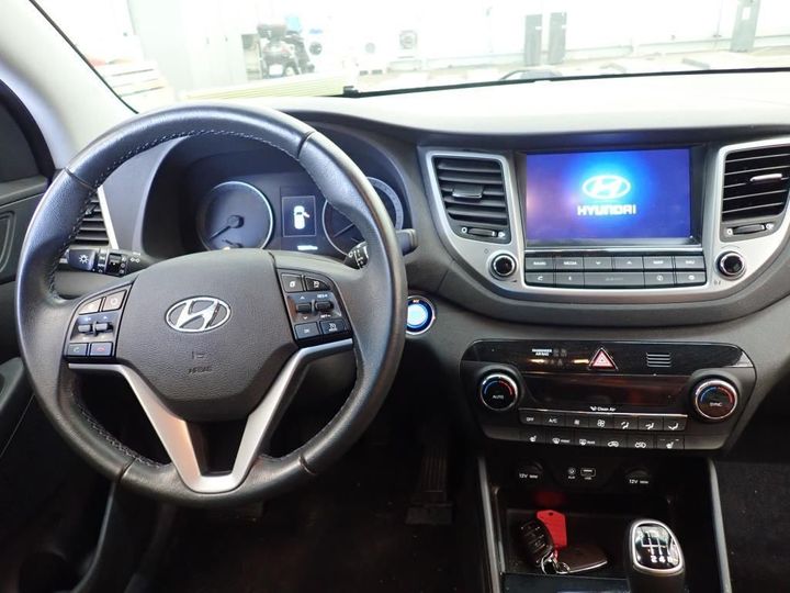 Photo 7 VIN: TMAJ3811AHJ335787 - HYUNDAI TUCSON 