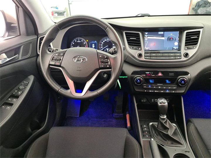 Photo 10 VIN: TMAJ3811AHJ379203 - HYUNDAI TUCSON 