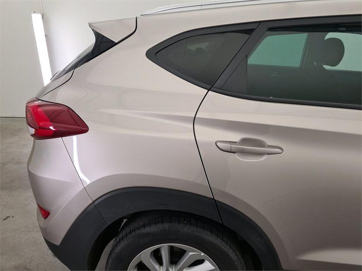 Photo 16 VIN: TMAJ3811AHJ379203 - HYUNDAI TUCSON 