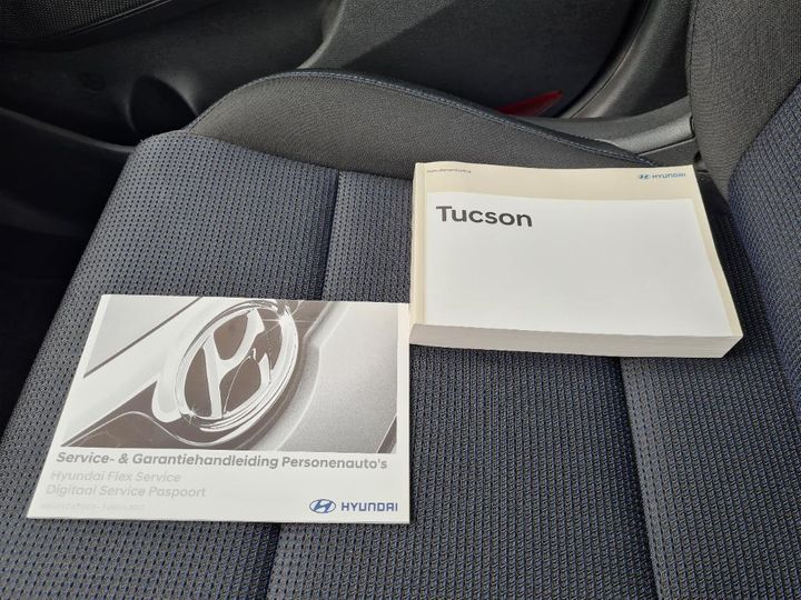 Photo 12 VIN: TMAJ3811AJJ485157 - HYUNDAI TUCSON 