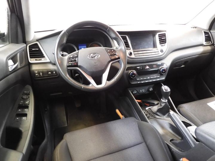 Photo 3 VIN: TMAJ3811AJJ497378 - HYUNDAI TUCSON 