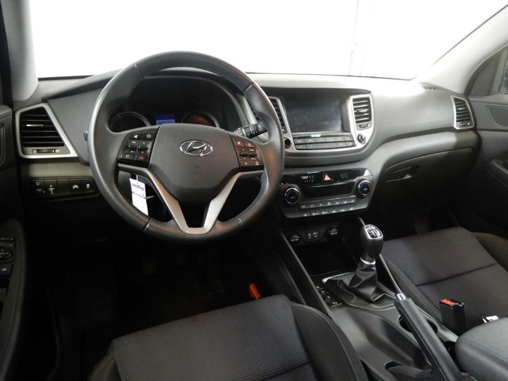 Photo 9 VIN: TMAJ3811AJJ529483 - HYUNDAI TUCSON 