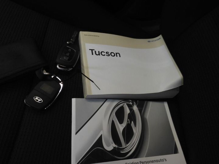 Photo 10 VIN: TMAJ3811AJJ667793 - HYUNDAI TUCSON 