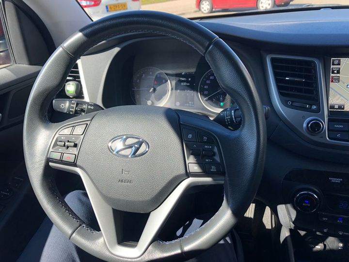 Photo 15 VIN: TMAJ3812AGJ057763 - HYUNDAI TUCSON 