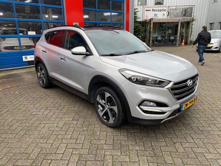 Photo 4 VIN: TMAJ3812AGJ100973 - HYUNDAI TUCSON 