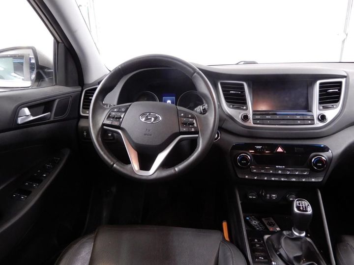 Photo 9 VIN: TMAJ3812AGJ123503 - HYUNDAI TUCSON 