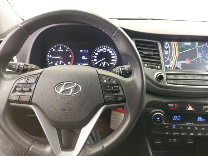 Photo 12 VIN: TMAJ3815AHJ184059 - HYUNDAI TUCSON 