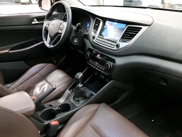 Photo 3 VIN: TMAJ3815AHJ285006 - HYUNDAI TUCSON 