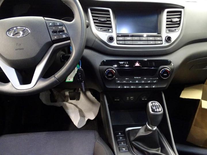 Photo 8 VIN: TMAJ3815AHJ289628 - HYUNDAI TUCSON 