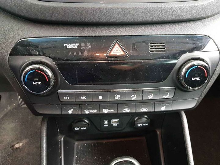 Photo 9 VIN: TMAJ3815AJJ454646 - HYUNDAI TUCSON 