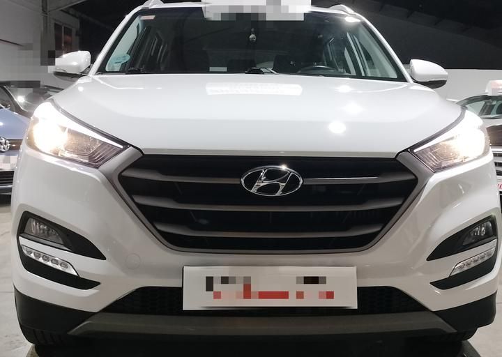 Photo 2 VIN: TMAJ3815AJJ560155 - HYUNDAI TUCSON SUV 