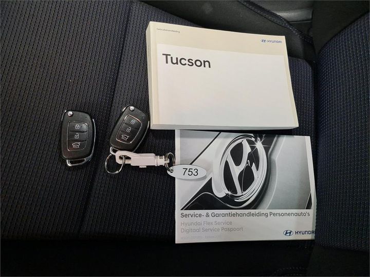 Photo 9 VIN: TMAJ3815AJJ561672 - HYUNDAI TUCSON 