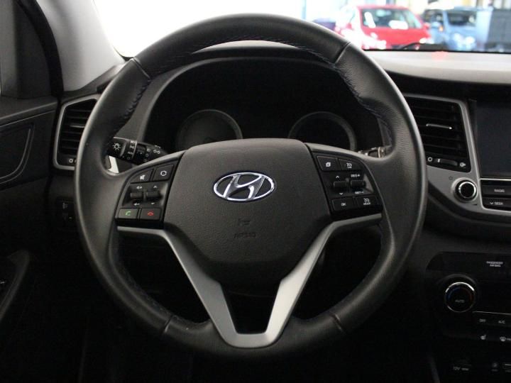 Photo 15 VIN: TMAJ3815AJJ587282 - HYUNDAI TUCSON 