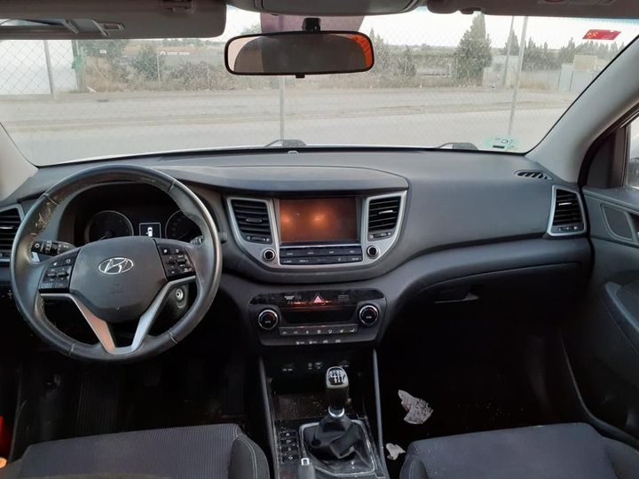 Photo 3 VIN: TMAJ3815AJJ608793 - HYUNDAI TUCSON 