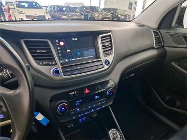 Photo 12 VIN: TMAJ3815AJJ645411 - HYUNDAI TUCSON 