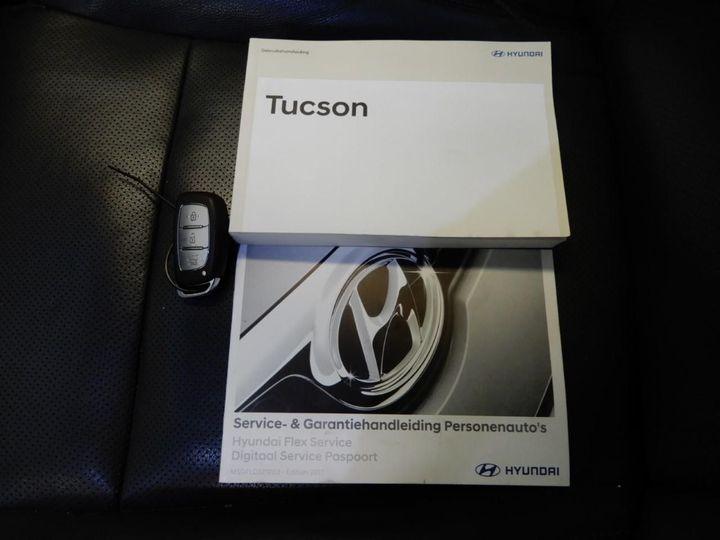 Photo 16 VIN: TMAJ3815GJJ563432 - HYUNDAI TUCSON 