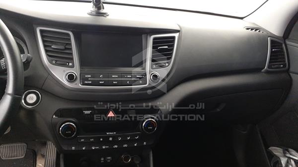 Photo 15 VIN: TMAJ381B3JJ638611 - HYUNDAI TUCSON 