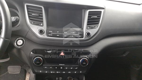 Photo 17 VIN: TMAJ381B3JJ638611 - HYUNDAI TUCSON 