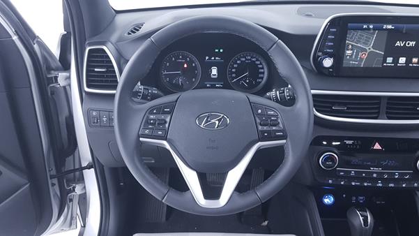 Photo 13 VIN: TMAJ381B6LJ049670 - HYUNDAI TUCSON 