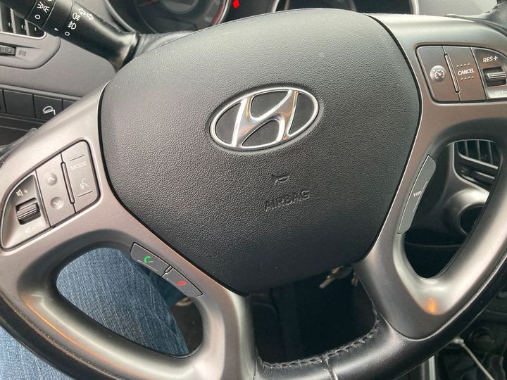 Photo 10 VIN: TMAJU81AAFJ683611 - HYUNDAI IX35 