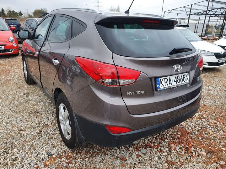 Photo 2 VIN: TMAJU81UACJ242748 - HYUNDAI IX35 