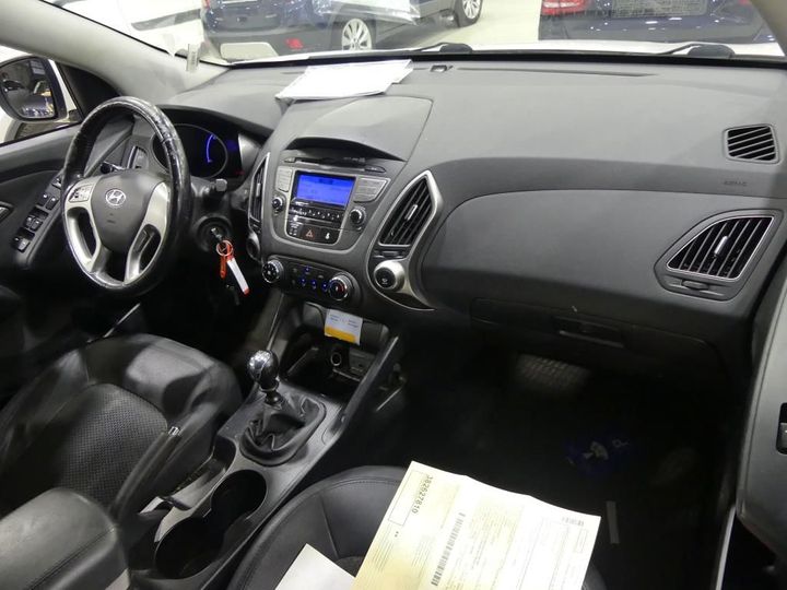 Photo 2 VIN: TMAJU81VACJ235230 - HYUNDAI IX35 