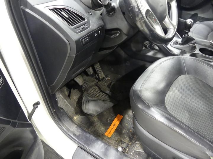 Photo 25 VIN: TMAJU81VACJ235230 - HYUNDAI IX35 