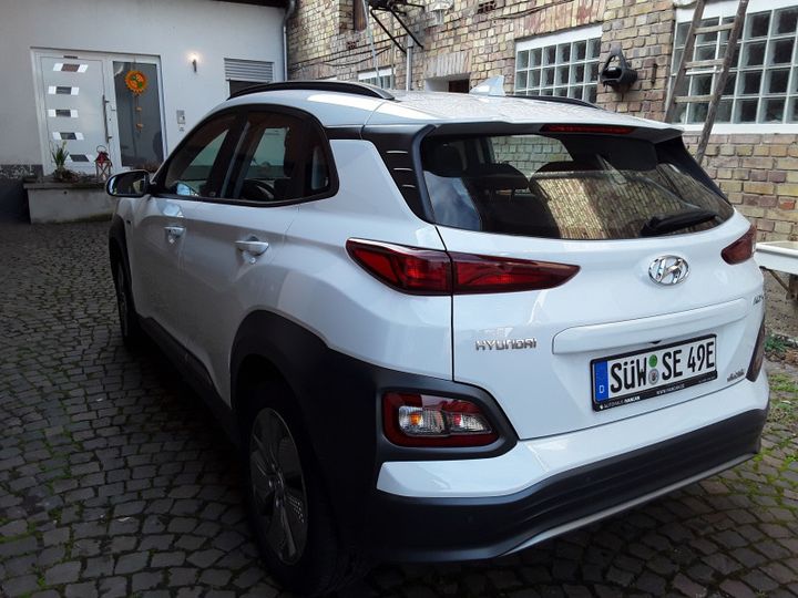 Photo 3 VIN: TMAK281GFLJ016344 - HYUNDAI KONA 