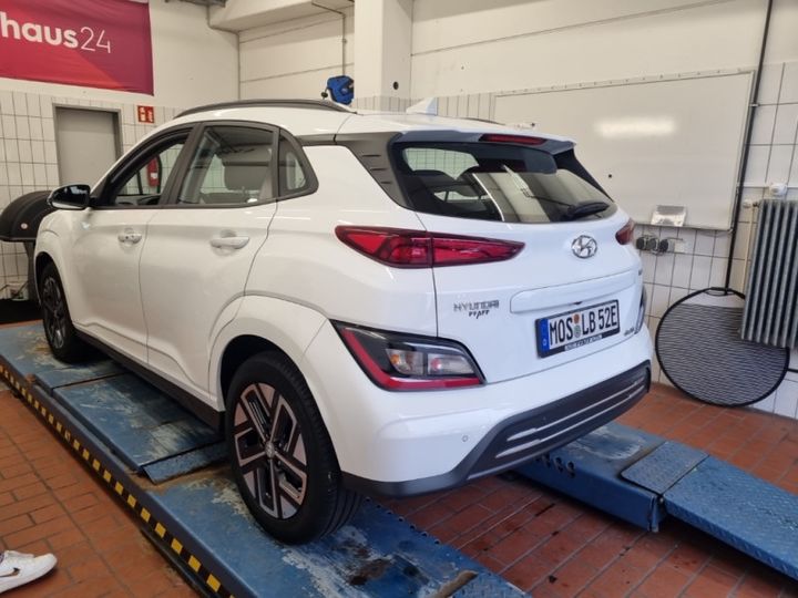 Photo 3 VIN: TMAK281HFNJ044326 - HYUNDAI KONA 