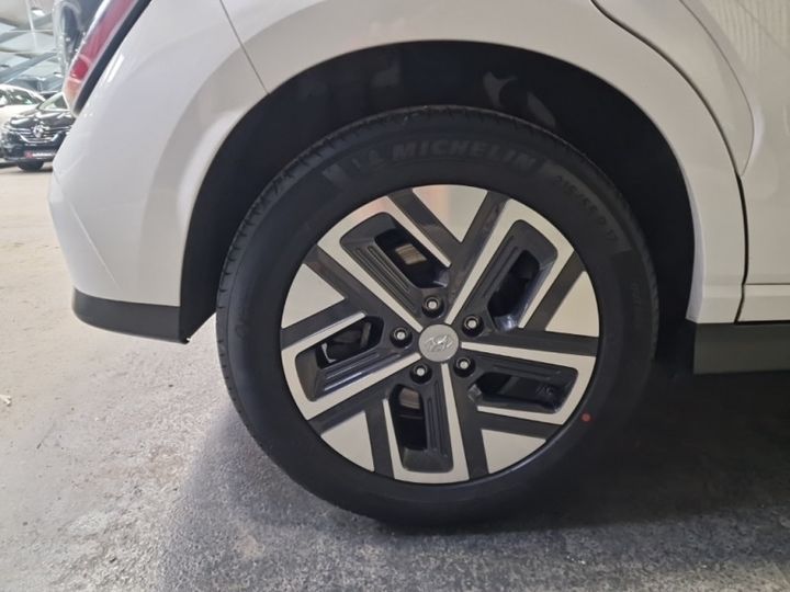 Photo 17 VIN: TMAK281HFNJ044783 - HYUNDAI KONA 