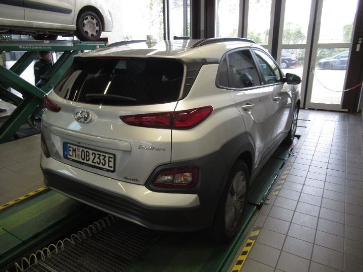 Photo 8 VIN: TMAK381GFLJ014732 - HYUNDAI KONA SUV 