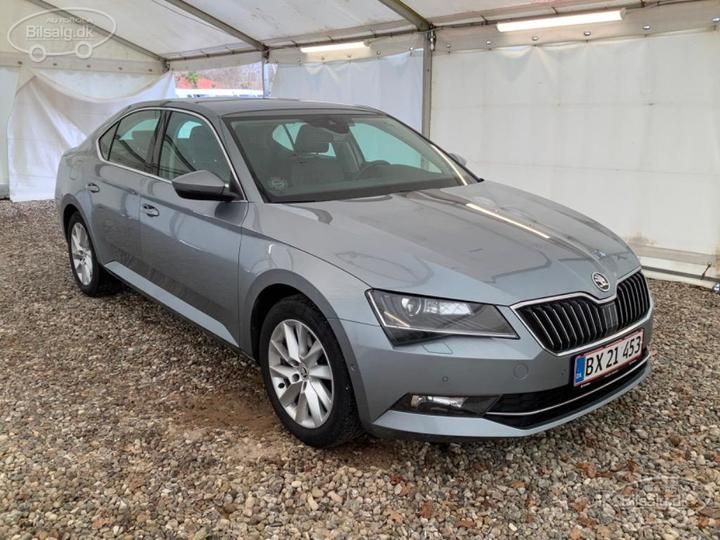 Photo 3 VIN: TMBAB7NPXJ7575051 - SKODA SUPERB HATCHBACK 