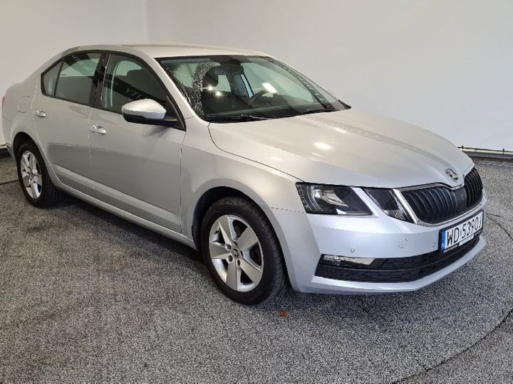 Photo 4 VIN: TMBAC7NE9J0071692 - SKODA OCTAVIA 