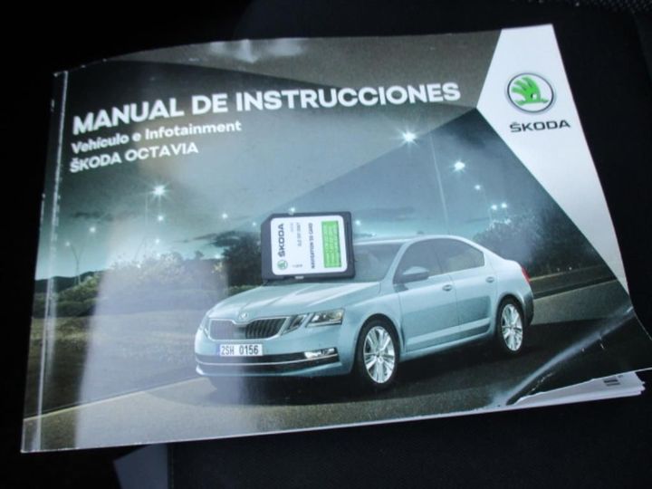 Photo 9 VIN: TMBAG7NE6J0104300 - SKODA OCTAVIA 