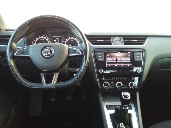 Photo 4 VIN: TMBAG7NE9K0027990 - SKODA OCTAVIA 