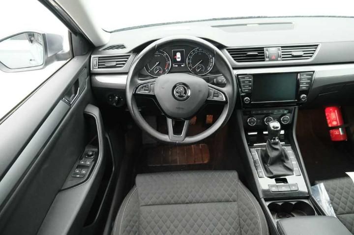 Photo 9 VIN: TMBAG7NP5H7556113 - SKODA SUPERB 