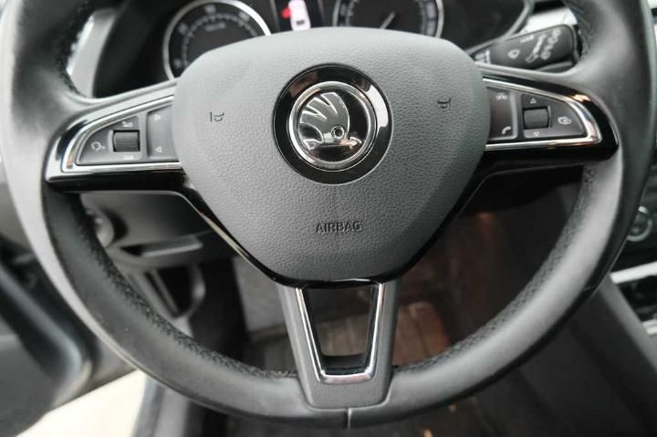 Photo 24 VIN: TMBAG7NP5H7556113 - SKODA SUPERB 